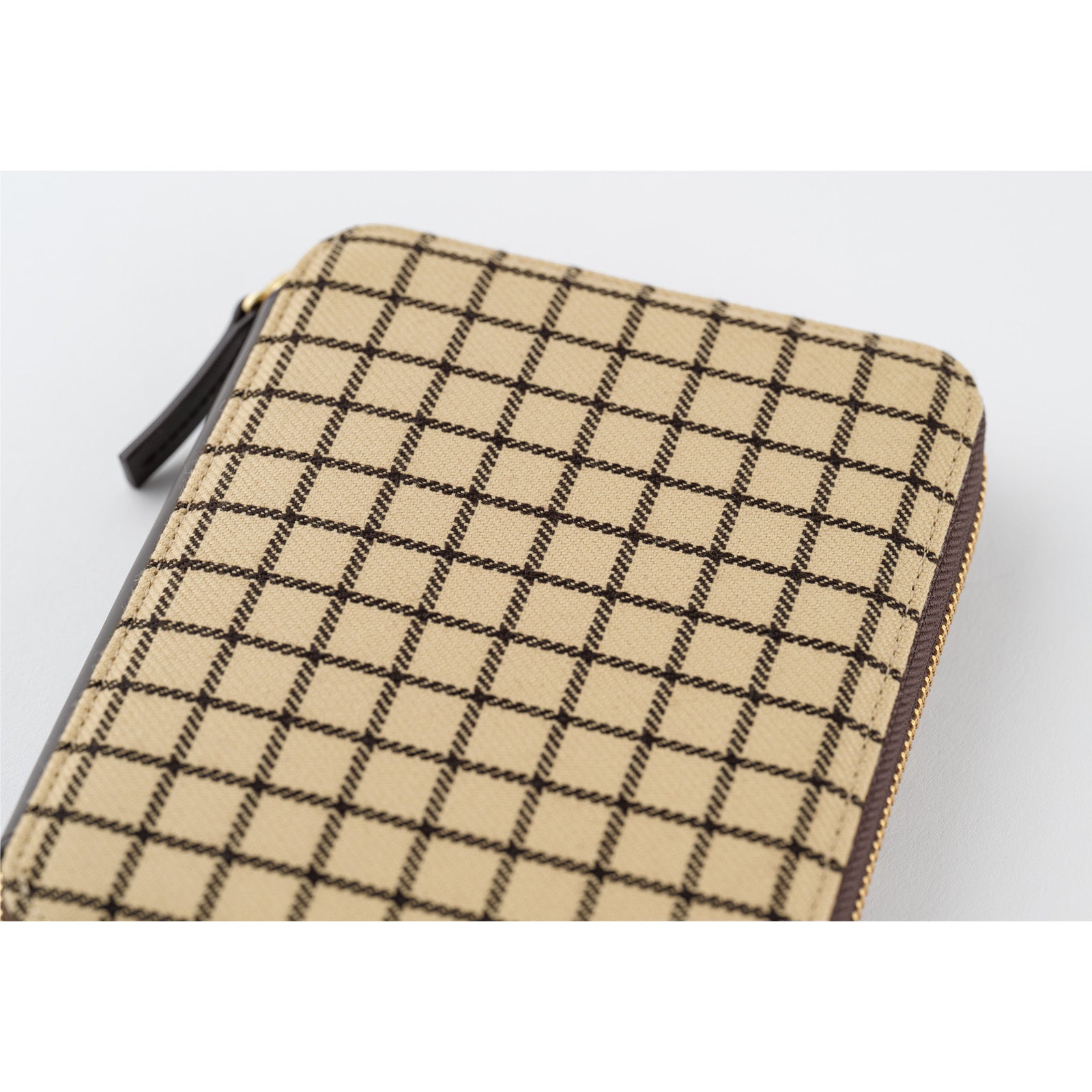 Taut Zipped (Cafe au Lait Plaid) [A6]