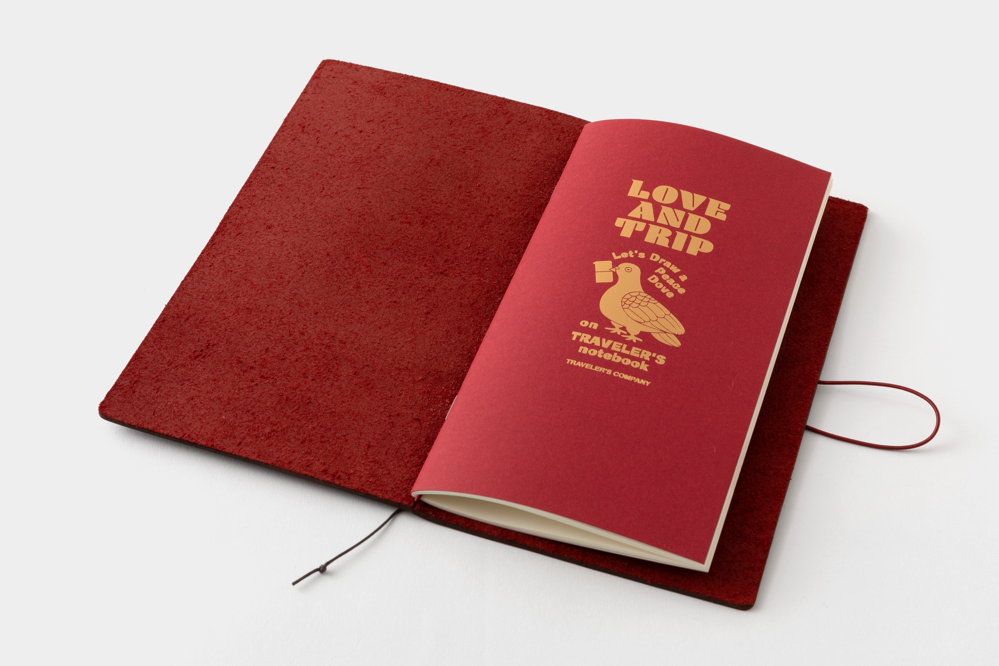 TRAVELER’S notebook Limited Set LOVE & TRIP (PRE-ORDER)